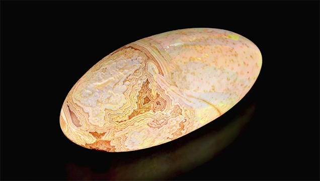Opal from Shewa, Ethiopia shows agate-like banding.