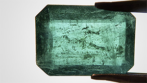 A clarity-enhanced emerald showed repair work.