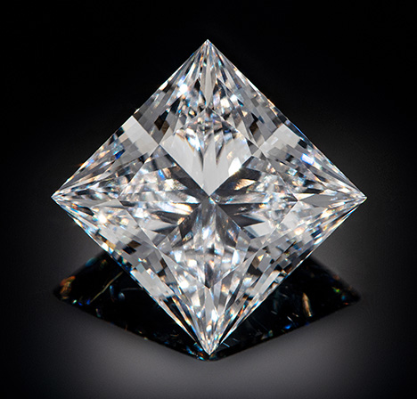 16.41 ct CVD laboratory-grown diamond achieves new record size.