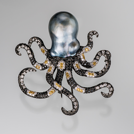Octopus brooch featuring a gray baroque Tahitian cultured pearl and diamonds.