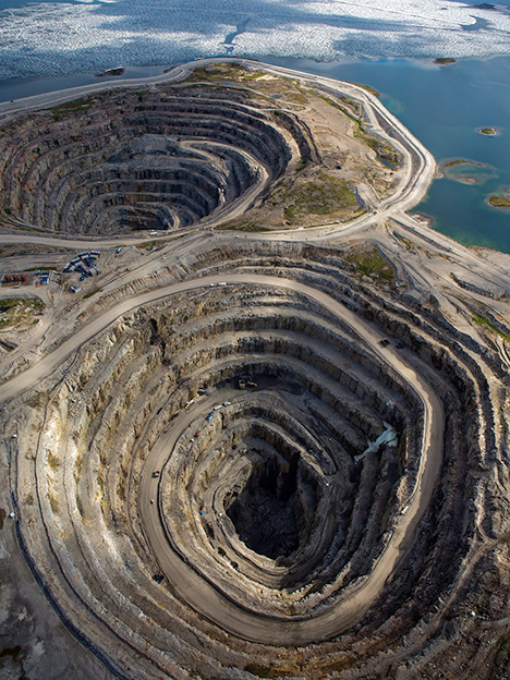 Aerial view of Diavik’s A154 and A418 open pits