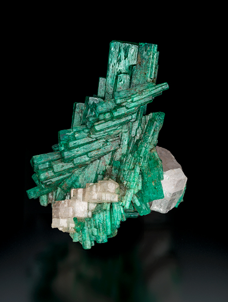 Chivor emerald on apatite