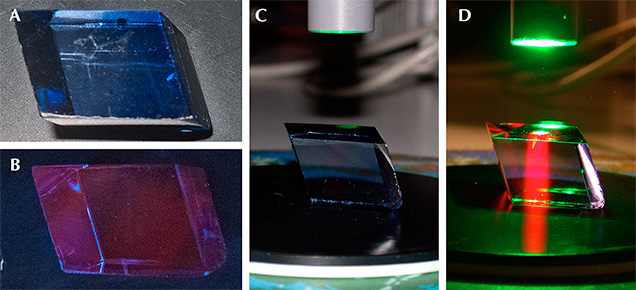 Fluorescence reaction of the Grand Sapphire