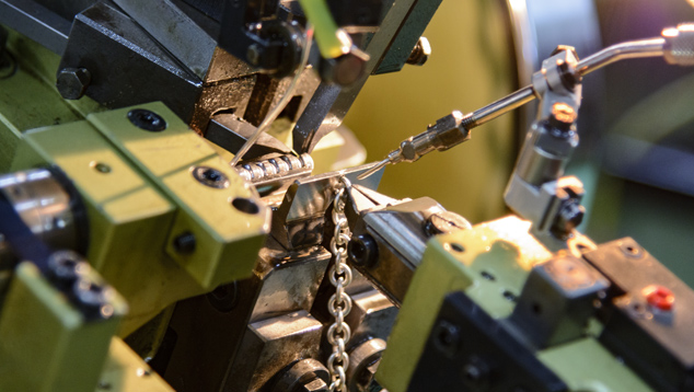 Chain-making machines in Derewala’s factory