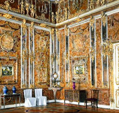 Color photograph of the original Amber Room