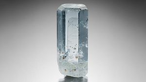 This blue-green aquamarine crystal weighs 26.16 ct.
