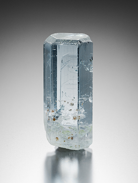 This blue-green aquamarine crystal weighs 26.16 ct.