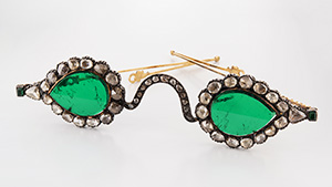 Diamond (left) and emerald (right) lenses.